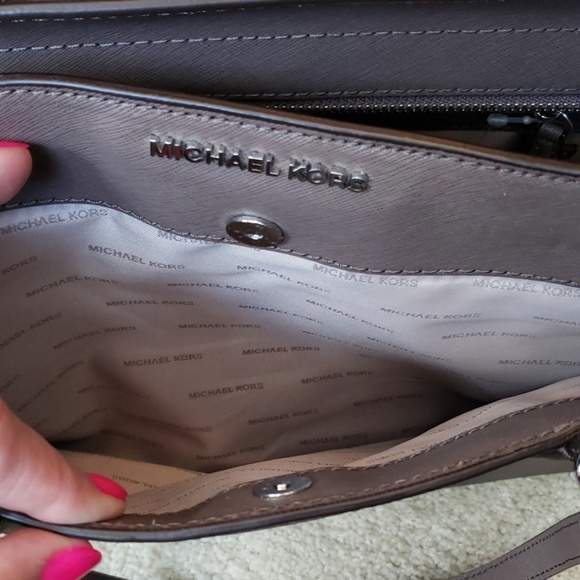 Michael Kors Purse - Picture 3 of 4